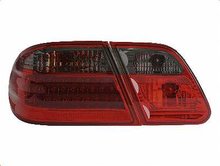 Focos traseros Mercedes W210 Tecnologia LEDs rojos