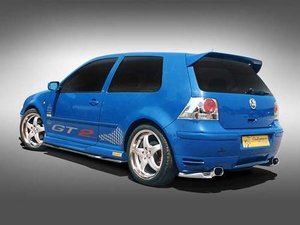 Aleron luneta trasera VW Golf IV kit Cadamuro